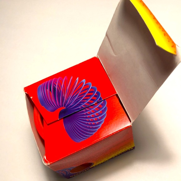 Original Plastic Slinky Walking Spring Toy - Picture 3 of 8